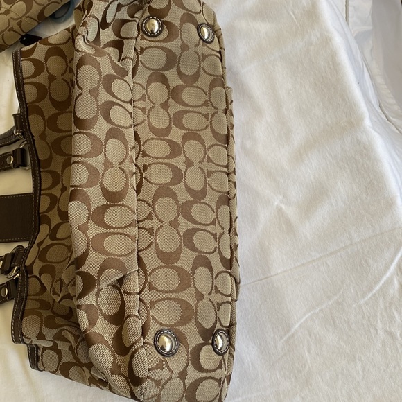 Coach Signature Soho Shoulder Bag F18750 - Picture 9 of 16